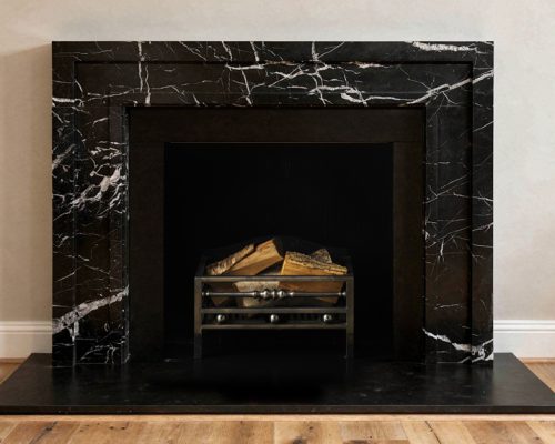 Manhattan 54″ in Nero Marquina